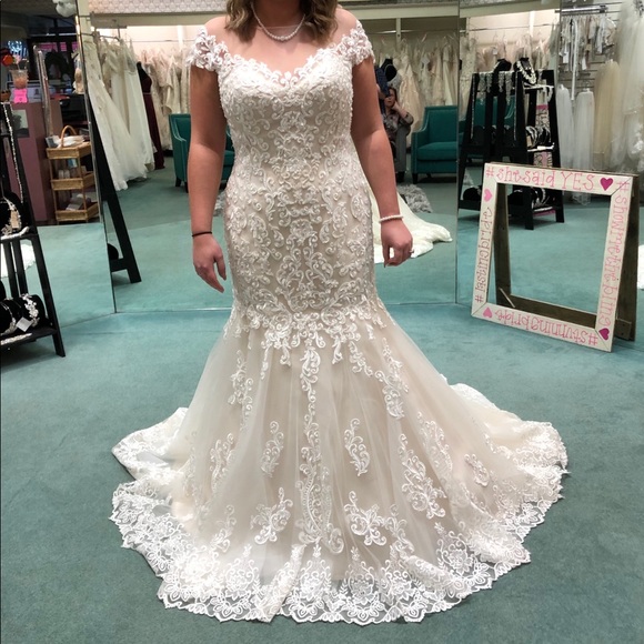 Maggie Sottero Wedding Dress - Picture 2 of 3